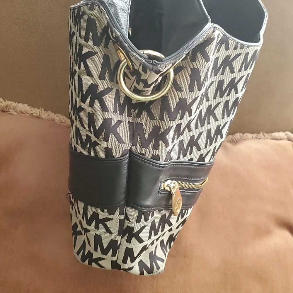 MK MICHAEL KORS PURSE